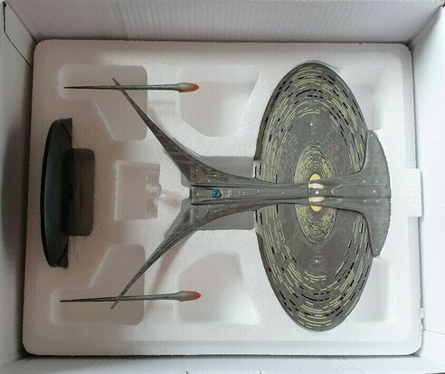 Eaglemoss Model - Star Trek The Official Starships Collection XL Edition 5630 USS Enterprise NCC-1701-J box