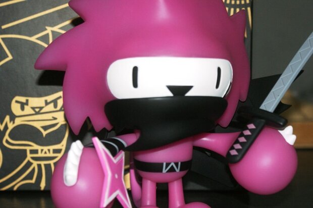 Kuso Vinyl Nakanari Spiki Ninja - Space & Cartoon Safari exclusive purple color version