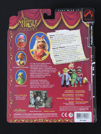 Miss Piggy Action Figure of the Muppet Show